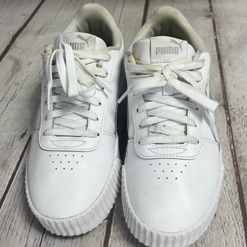 Puma sneakers 7 1/2